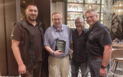 Scott Kolodny & Ken Smaga Receive Xantrex Sales Awards